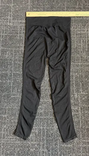 H&M Women’s Maternity Leggings Size Medium Black NWT thumbnail 1