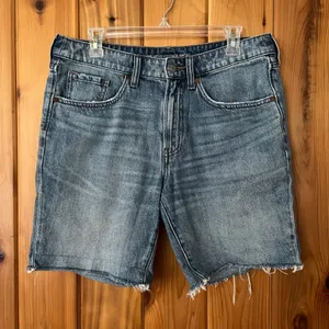 Chico's Jean Shorts Relaxed Vintage Short Blue Denim Cutoff‎ Size .5 (US 6) thumbnail 1
