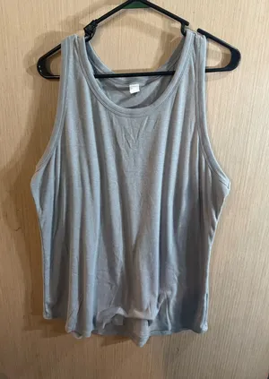 Old Navy Active Light Gray Women's Tank Top Size XL thumbnail 1