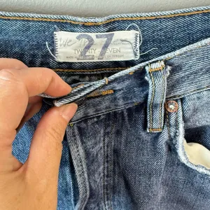Free People‎ We The Free Button Fly Distressed Straight Leg Jeans Size 27 thumbnail 3