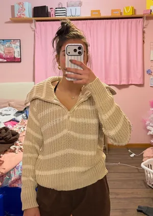American Eagle Outfitters Cream Sweater thumbnail 1