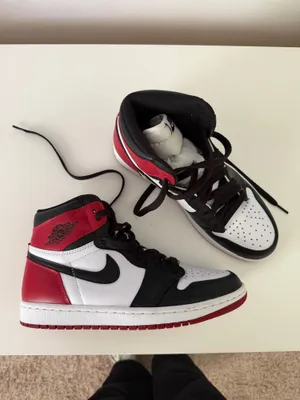 Nike Jordan 1s thumbnail 3