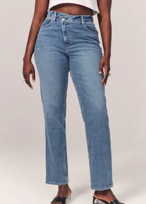Abercrombie & Fitch 90’s Straight Ultra High Rise Jean thumbnail 1