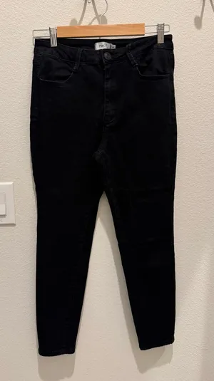 RUE21 Women's High-Rise Black Skinny Jeans thumbnail 1