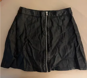 Forever 21 Faux leather skirt thumbnail 1