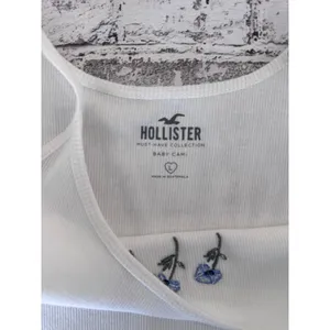 Hollister White Ribbed Baby Cami Blue‎ Floral Embroidery Adjustable Straps Large thumbnail 3