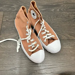 Converse Women’s 9 Brown Tan Lugged Platform Sneakers Shoes thumbnail 2