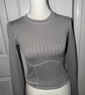 Vuori Grey Long Sleeve Tee Size XS NWOT thumbnail 1
