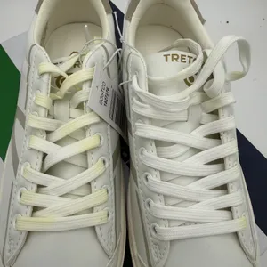 Tretorn Women's White Serve Sneakers New in Box Size 7 thumbnail 4
