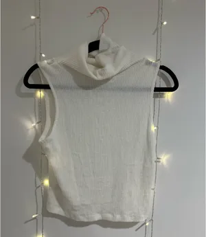 White Ribbed Knit Turtleneck Tank Top Size L thumbnail 2