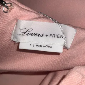 Lovers + Friends Chandler Pink Asymmetrical Strapless Slit Ruffle Gown S thumbnail 10