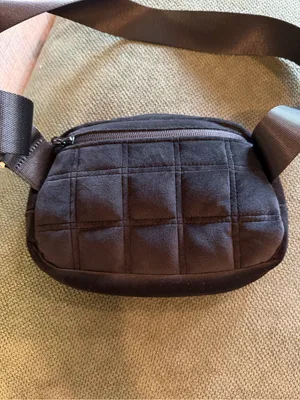 Lululemon Quilted Velour Camera Bag 2L Black Gold Fanny Pack Waist Bag thumbnail 3