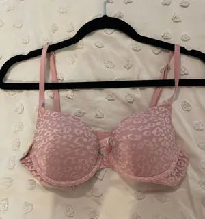 Victorias Secret Bra thumbnail 1