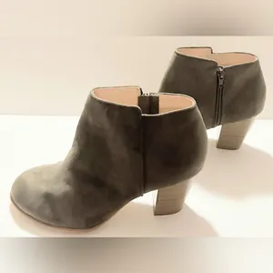 Old Navy Faux Suede Army Green Block Heel Ankle Boots thumbnail 3