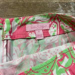 Lilly Pulitzer Liza Shorts in Hotty Pink Forgot My Trunks Pattern Women’s Size 4 thumbnail 4