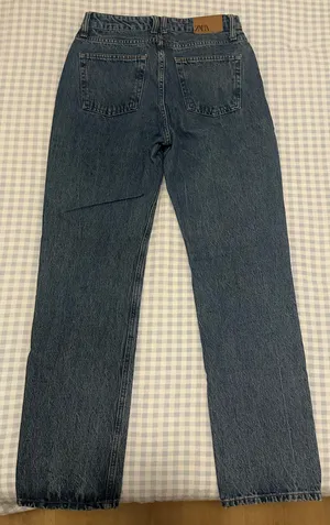 ZARA Mid-Rise Straight Jeans thumbnail 3