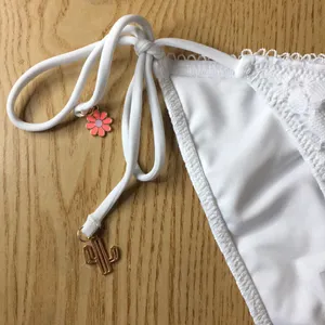 New Victoria’s Secret Vintage Crocheted Bikini Swimsuit Bottoms White Medium thumbnail 3