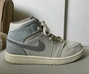 Nike Jordan 1 Retro Women's Shoes thumbnail 1