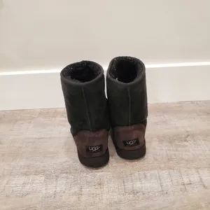 Ugg Black Classic Short II Boots Women's Size 8 thumbnail 5