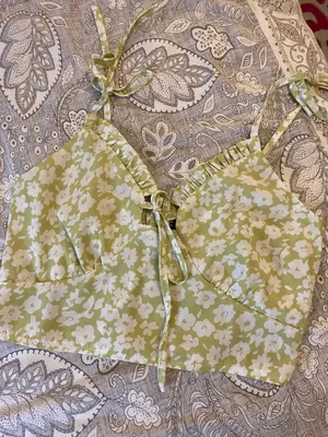 SheIn Green Tie Front Crop Top thumbnail 1
