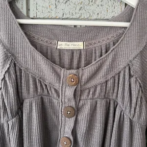 Free People Must Have Henley Top Waffle Knit Long Sleeve Shirt Size Small Grey thumbnail 4