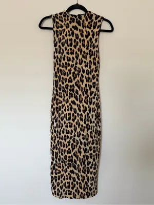 Alice + Olivia Delora Fitted Mock Neck Midi Dress Leopard Print thumbnail 5