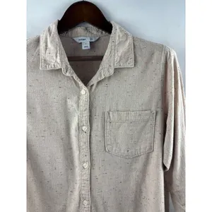 Women’s Old Navy XL Beige Button Up w/ Multicolored Details thumbnail 2
