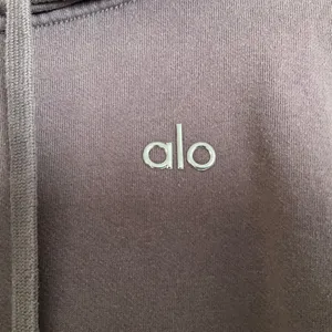 Alo Yoga Accolade Hoodie Raisinette S thumbnail 6