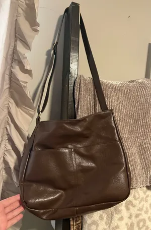 Classic Brown Leather Shoulder Bag thumbnail 1