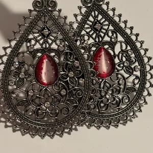 Paparazzi Eden Glow Red Cat's Eye Silver Filigree Teardrop Earrings thumbnail 7
