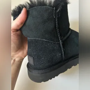 Women’s UGG Mini Bailey Black Boots 9 thumbnail 6