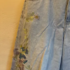 NWT Glitter Floral Jeans Size L thumbnail 6