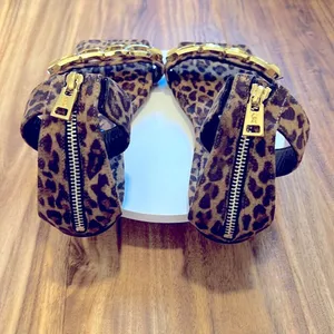 Good American Leopard Print Ankle Strap Chain Sandals 7.5 NWT thumbnail 3
