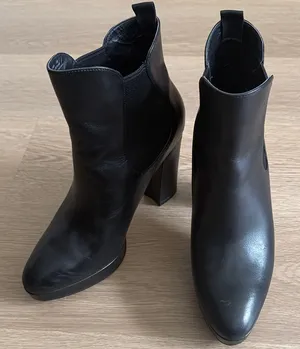 Elegant Black Women's Ankle Boots thumbnail 1