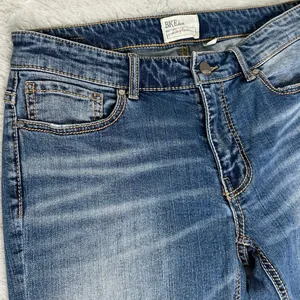 BKE Payton Distressed Crop Blue Jeans Womens 28 (31X26) Low Rise Denim ABK1629 thumbnail 2