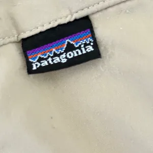 Patagonia Womens Hiking Cargo Shorts Tan‎ Khaki Size Small Adjustable Waist 8in thumbnail 8