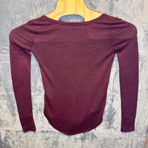 1961 | Abercrombie & Fitch Scoop Neck Long‎ Sleeve Top Burgundy Womens XS thumbnail 2