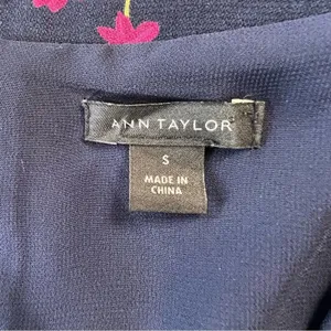 Ann Taylor Dress Short Sleeve Navy Floral Knee Length Small Cottage thumbnail 3