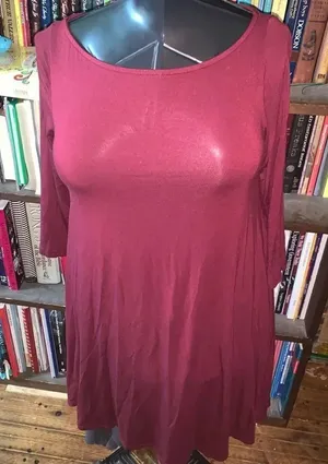 Lulu’s maroon knit flowy 3/4 length sleeve dress thumbnail 1