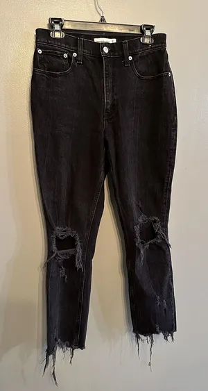 Abercrombie & Fitch High Rise‎ Mom Jeans Women's 27/4S Black Distressed Fringe thumbnail 1