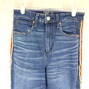 Abercrombie & Fitch Simone High Rise Ankle Jeans with Sporty Stripes Size‎ 26 thumbnail 2