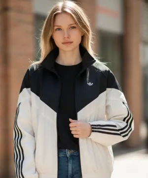 NWT Adidas Originals R3CD TT Women's Jacket Full Zip Loose Fit JZ6777 thumbnail 1