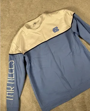 Champion UNC Tar Heels Women's‎ S Sweatshirt Crewneck Blue Carolina Spellout thumbnail 1