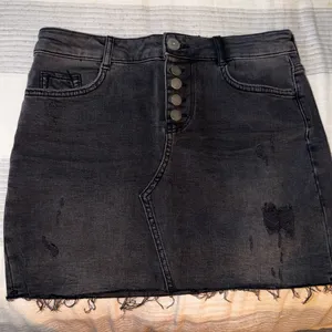 ZARA Black Denim Shorts thumbnail 2