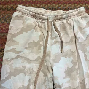 THE UPSIDE AUSTRALIA PINK CAMO SWEATPANTS Size M thumbnail 2