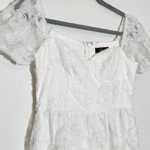 Lulus White Floral Midi Cocktail Dress NWT Size Small White Cocktail Dress thumbnail 7