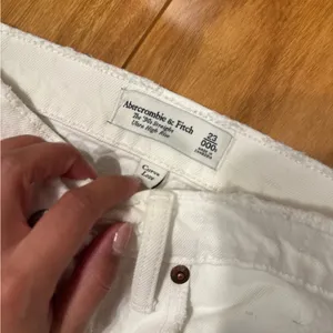 Abercrombie & Fitch Women's White Straight Leg Jeans thumbnail 5
