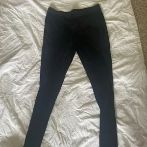 Express Velvet Leggings Full Length Size Medium Black 32" Inseam thumbnail 4
