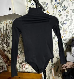 Essential Mockneck Long Sleeve Bodysuit Onyx Nwt Size S/M thumbnail 4