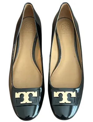 Tory Burch Gigi Black Patent Leather Block Heel Pumps Gold Logo Size 8.5 thumbnail 1